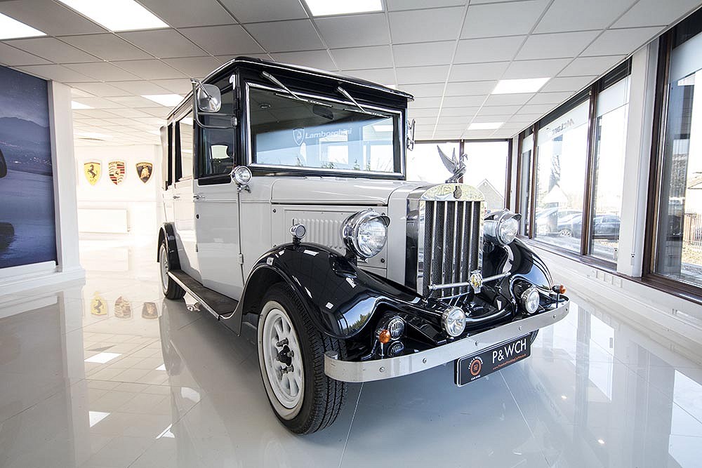 Asquith - Vintage Coach for wedding hire