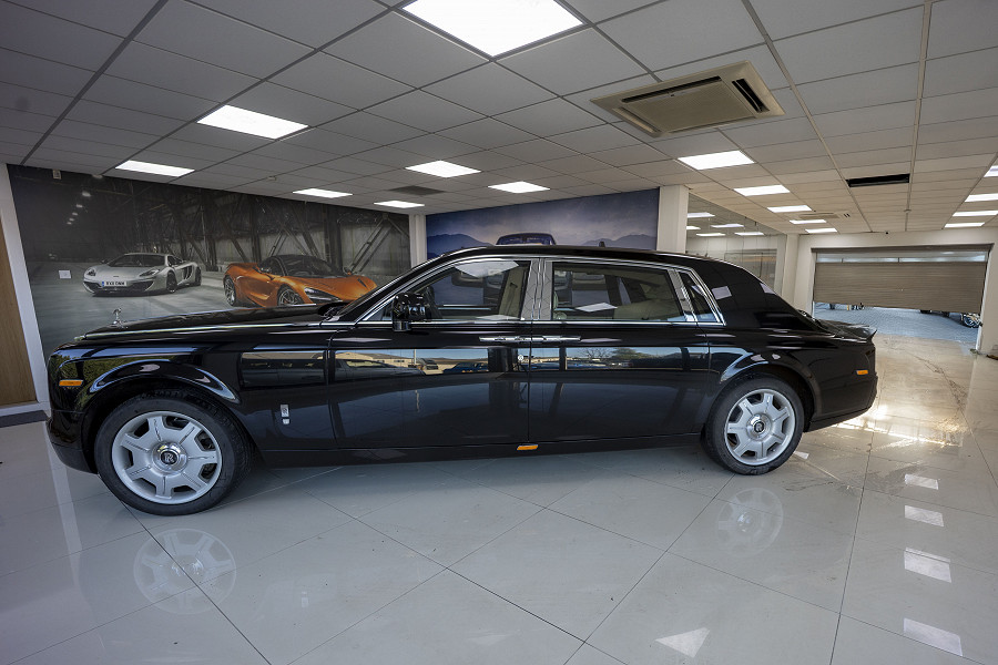 Rolls-Royce - Phantom LWB