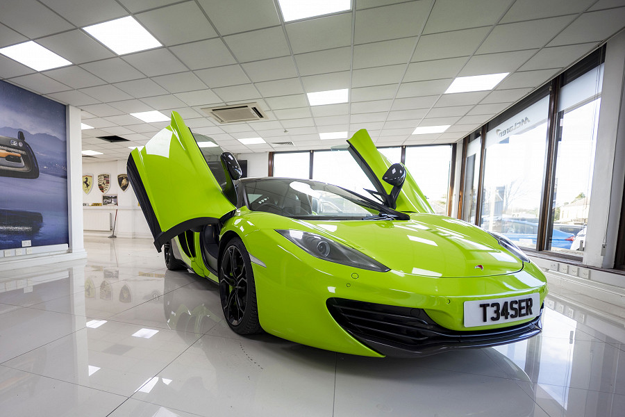 McLaren - MP4-12C (Green)