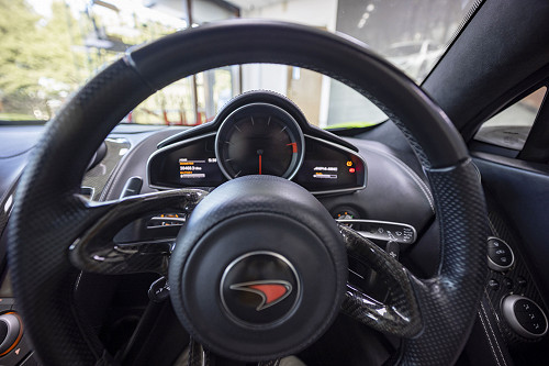 McLaren MP4 - Stering Wheel
