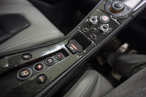McLaren MP4 - Tart button