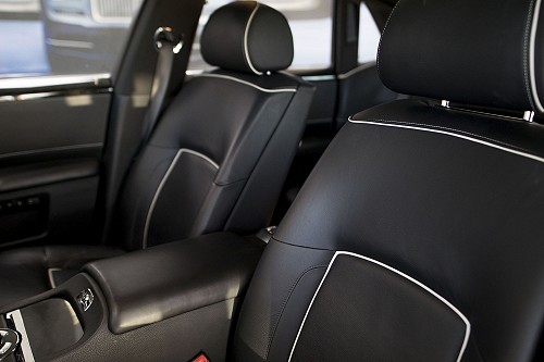 Rolls Royce Ghost V front seats
